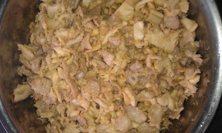 教你做蒜薹洋葱木耳炒肉，味道美极了