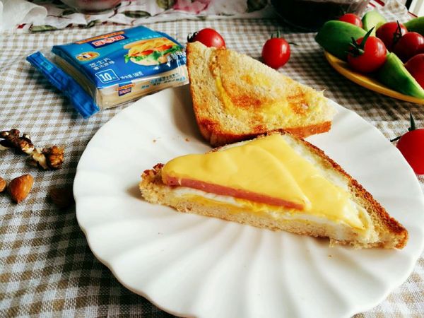 芝士火腿三明治