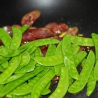 家庭小炒——荷兰豆炒腊肠