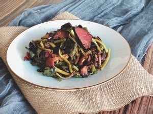 教你怎么做鱼腥草（折耳根）炒腊肉