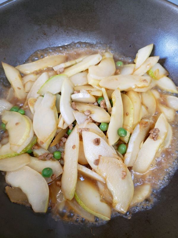 肉沫老黄瓜烧豌豆