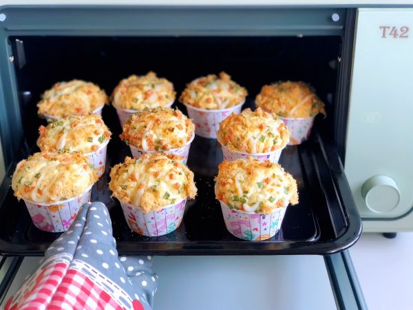 香葱肉松火腿杯子蛋糕