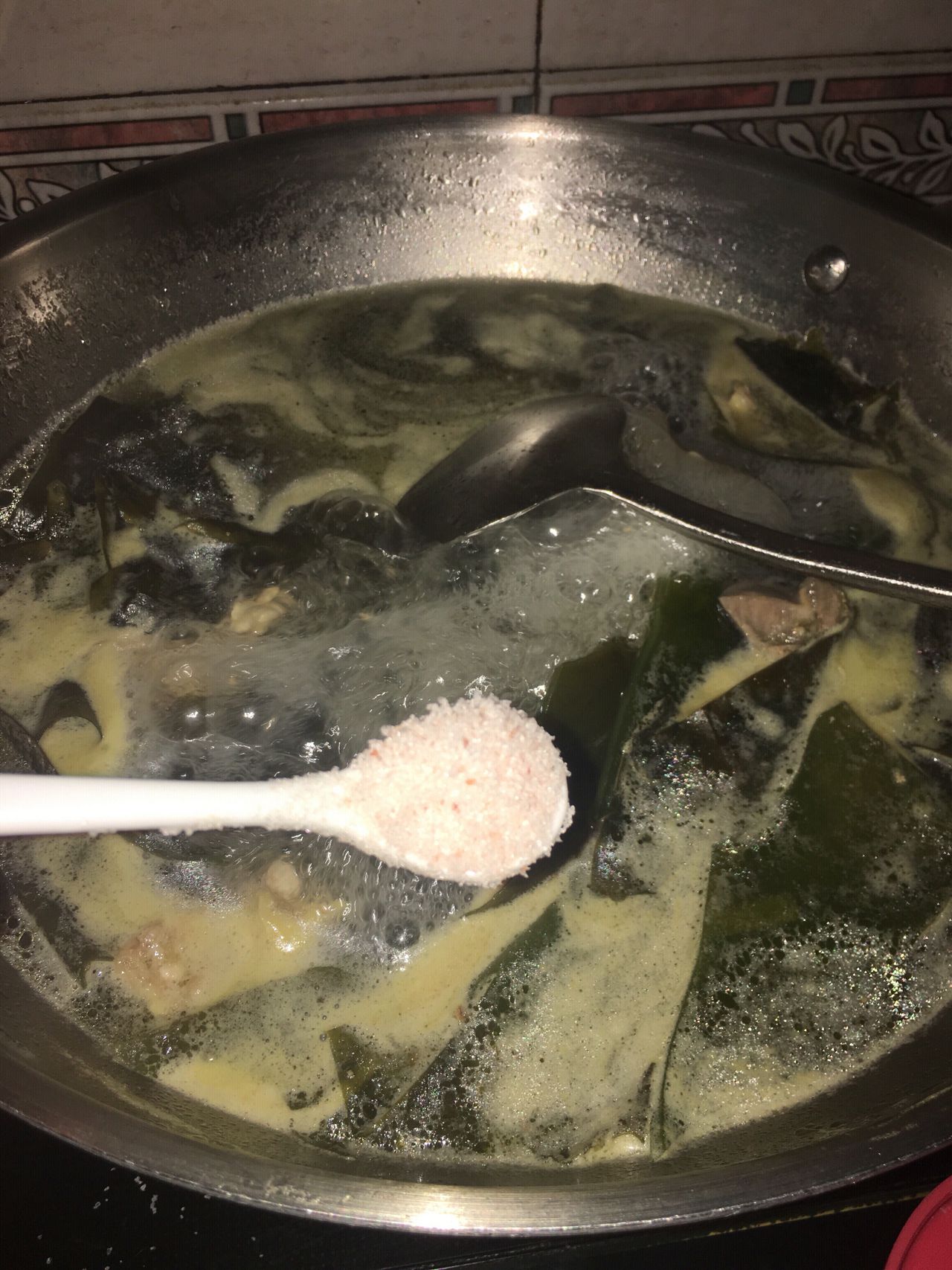 姥姥做的海带鸡肉汤真是人间美味！