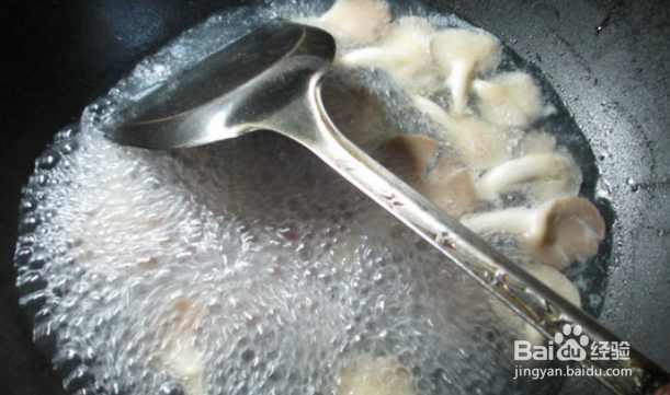 咸肉秀珍菇蛏子汤