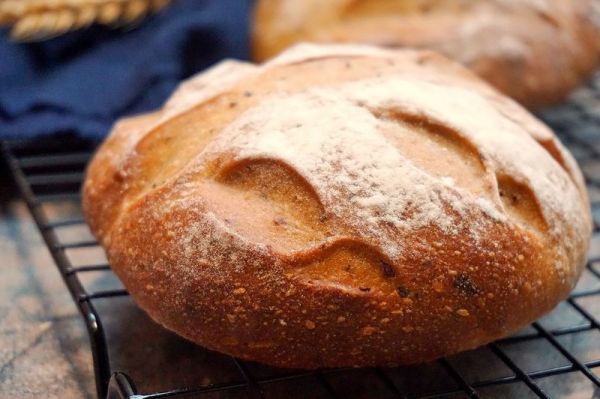 葡萄黑裸麦面包