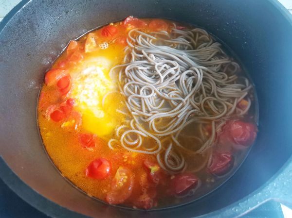 番茄鸡蛋荞麦面