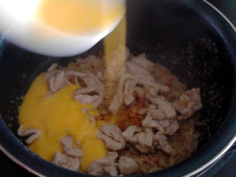 鸡蛋肉片藜麦饭