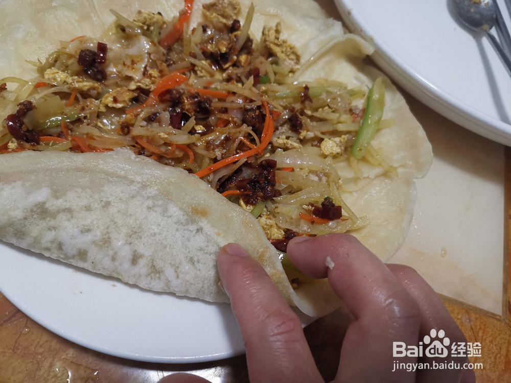 怎么做辣酱味土豆萝卜丝卷饼