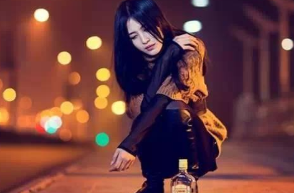 关于一瞬间崩溃的说说怎么发