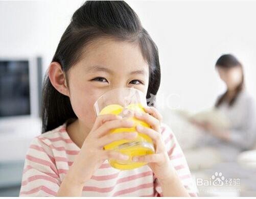 夏季怎么让宝宝安全喝果汁？