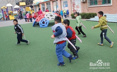 幼儿园自制手工户外玩教具:布尾巴