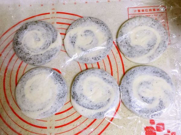 发面黑芝麻糖饼