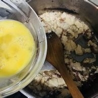 制作日式懒人食谱豆腐饭