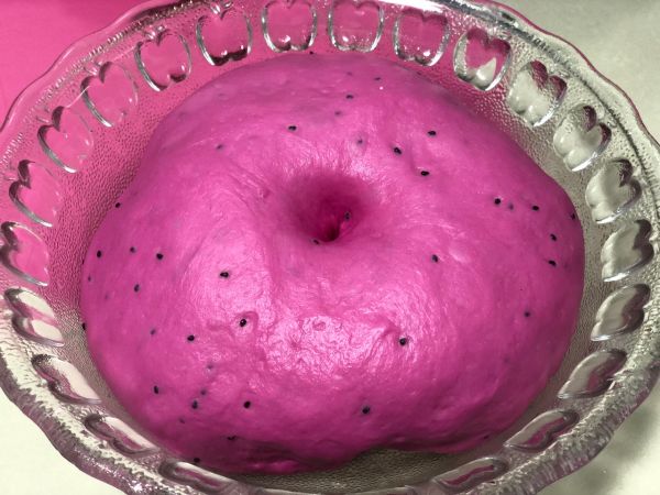 火龙果麻薯软欧包