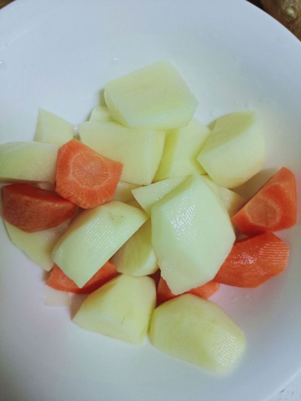 西红柿土豆炖牛腩