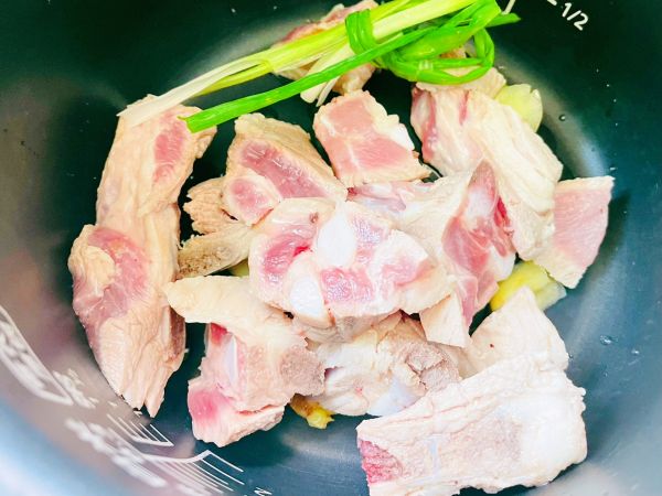 冬瓜排骨火腿汤