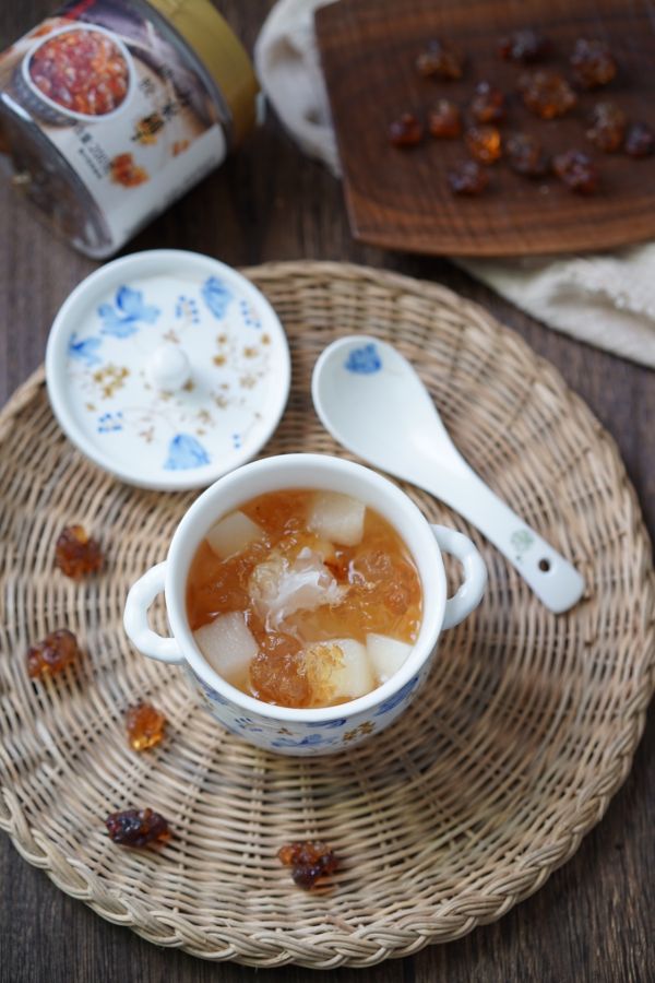 桃胶银耳雪梨汁