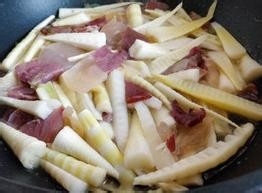 火腿焖笋的食用做法