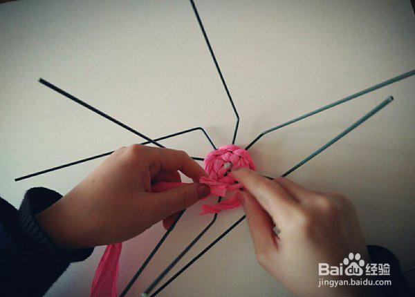 皱纹纸diy彩色手工笔筒