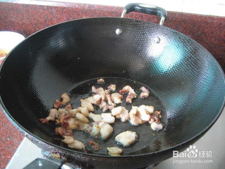 酸菜炒五花肉的家常做法