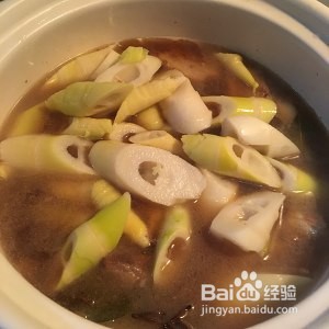 如何做春笋焖排骨