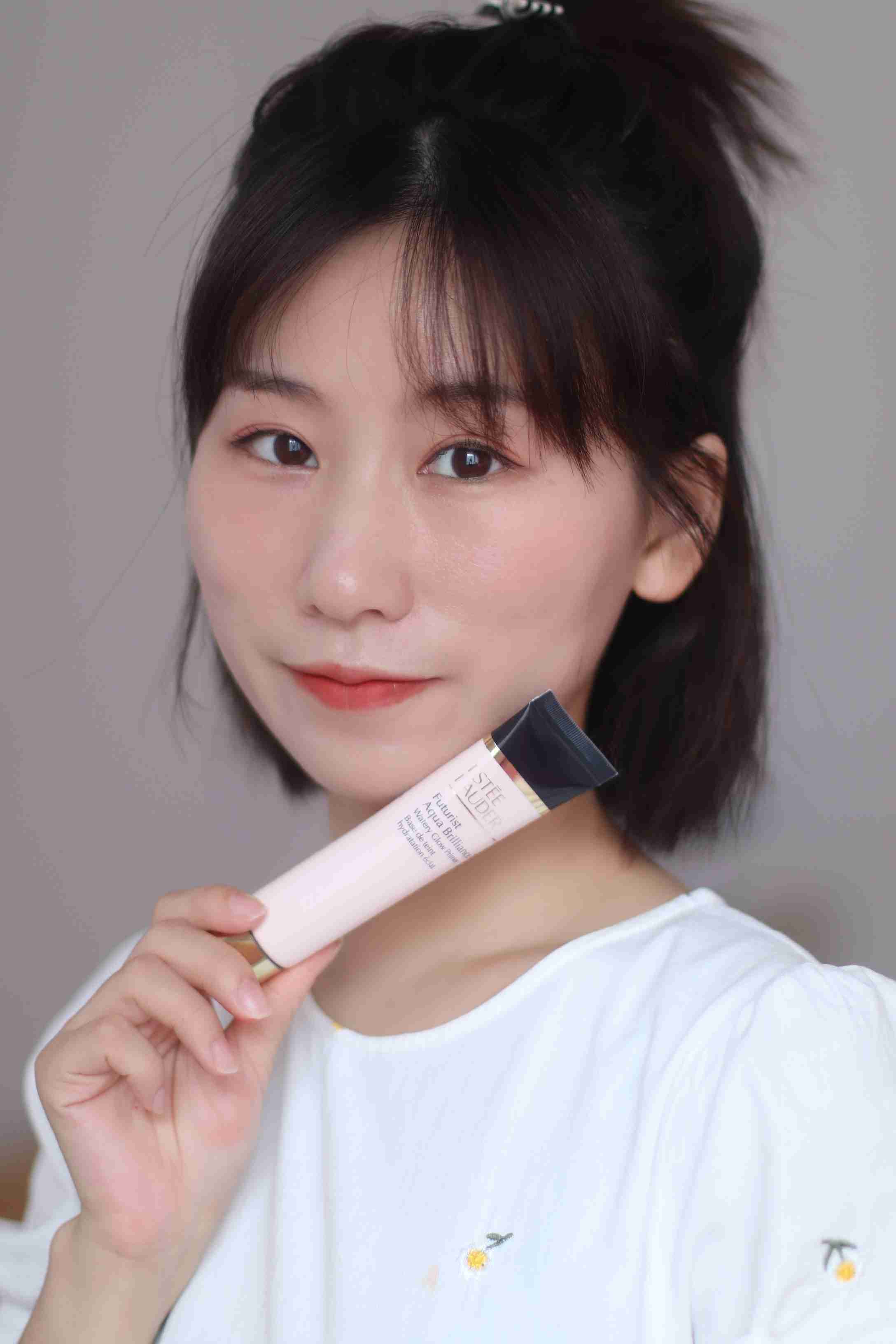 雅诗兰黛沁水妆前乳，心机素颜就靠它了！