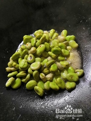 食补养生葱香蚕豆的做法