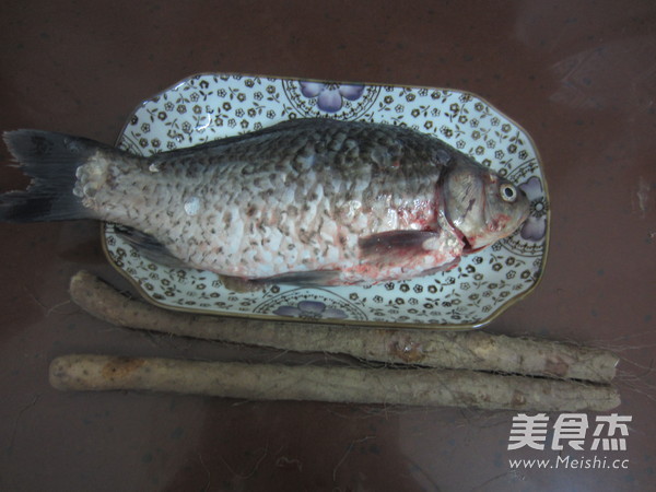 怀山药蒸鲫鱼