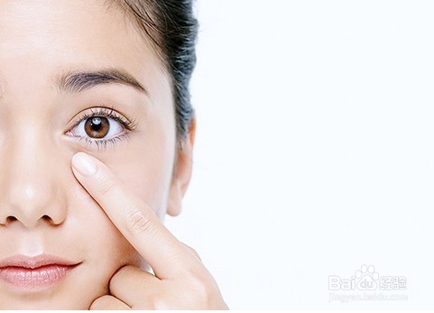 如何使用眼霜能达到更好的效果？