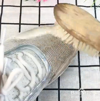 清洗鞋子的小技巧