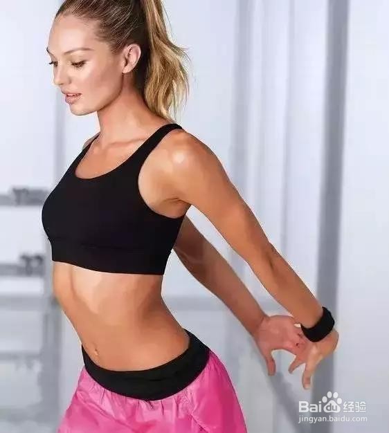 坚持练1个月平板支撑就可以起飞了