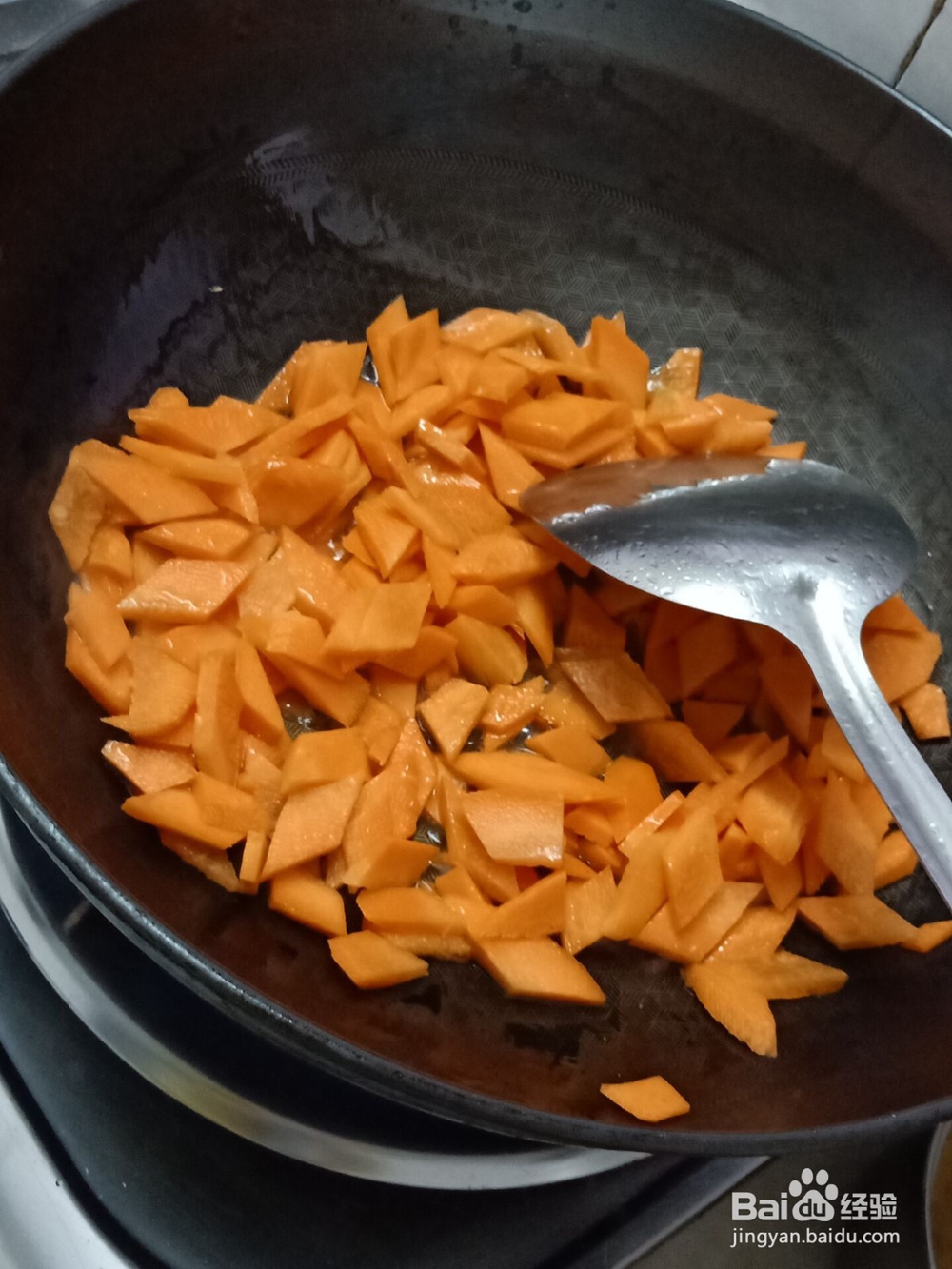 红萝卜怎么切怎么炒适合给1岁半的宝宝吃