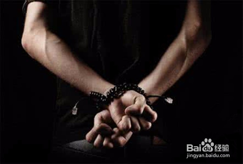 这样的男人要远离,多半有家庭暴力