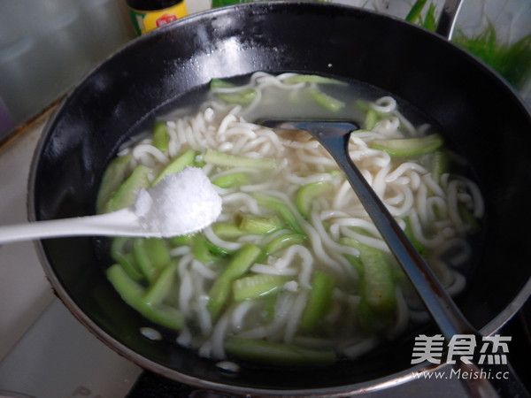 丝瓜鸡蛋乌东面