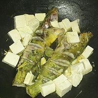 戈雅鱼炖豆腐的做法