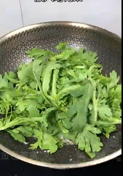 怎么做蒜蓉菊花菜？