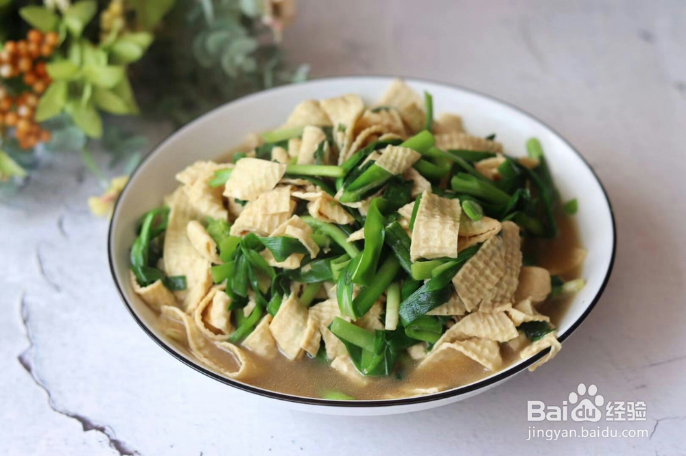 韭菜炒厚豆腐皮的制作方法