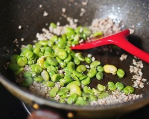 蚕豆炒肉末怎么做