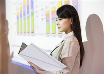 职场聪明女人怎么说话怎么处事