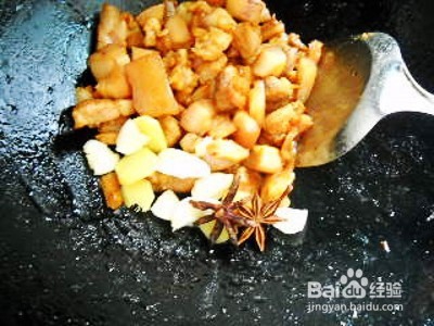 梅菜芋头红烧肉