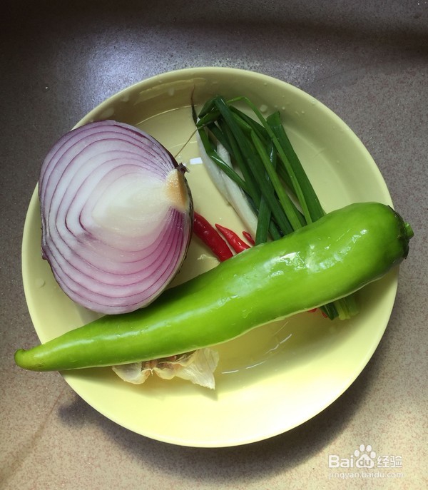 如何制作香辣腊排骨