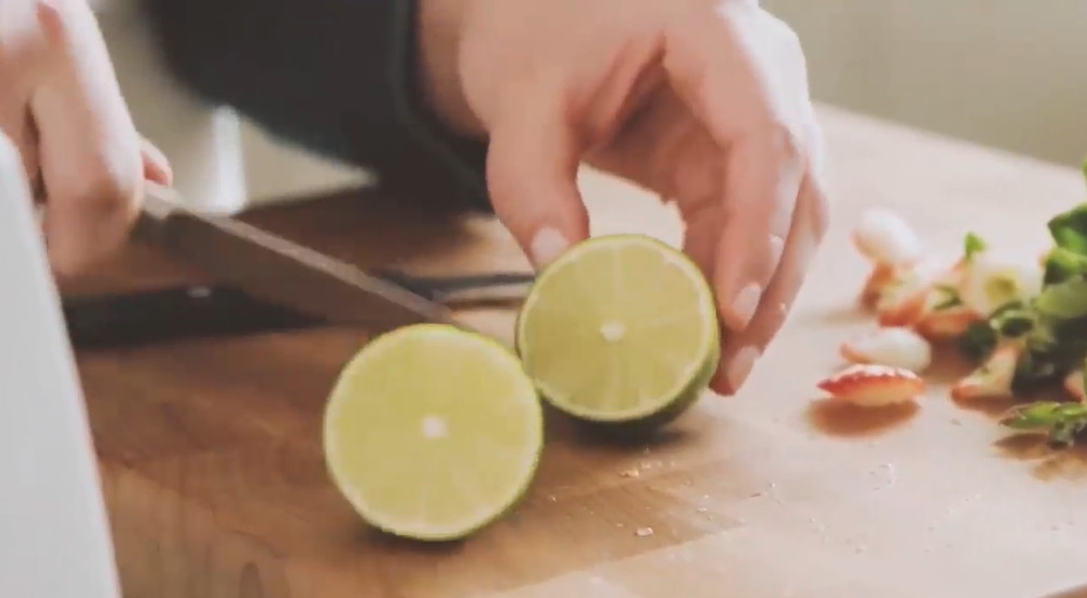 怎样做少女心草莓冰沙