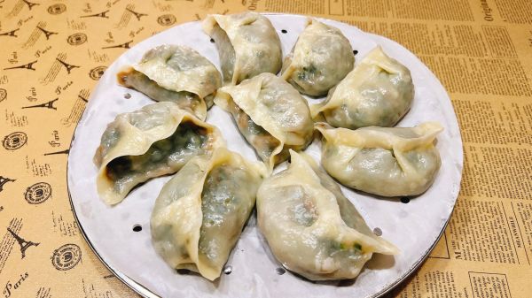 猪肉韭菜大蒸饺