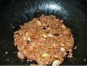 正宗韩国泡菜炒牛肉，美味可口胃口棒。