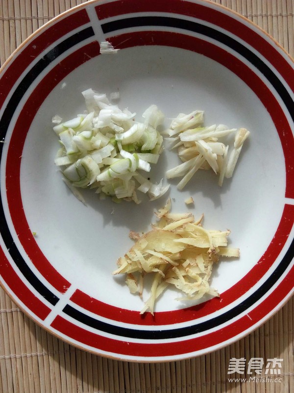 肉丝炒面的做法
