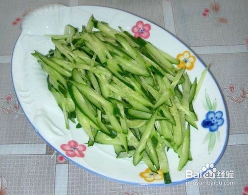 黄瓜拌海蜇丝