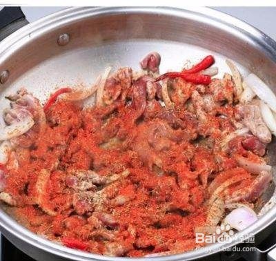 在家制作美味炒烤肉