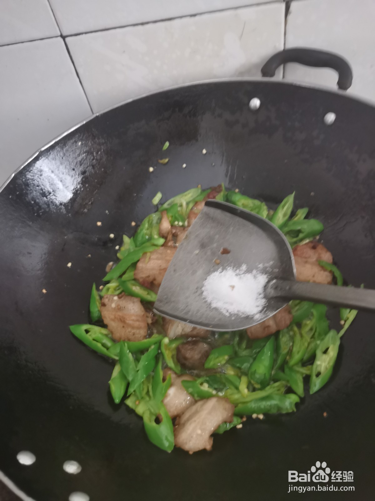 如何做香辣五花肉?