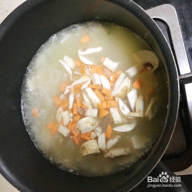 鱼汤豆腐蝴蝶面怎么做