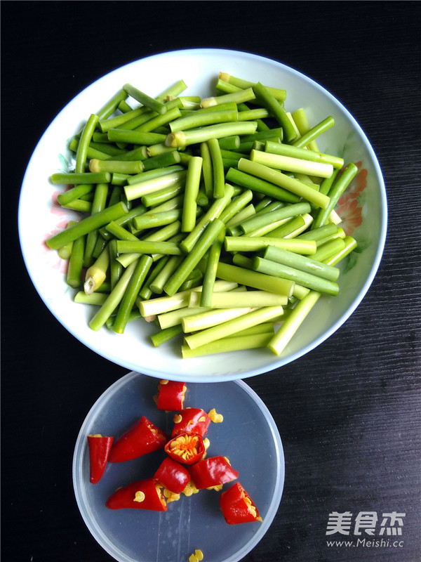 蒜薹炒腊肉的做法